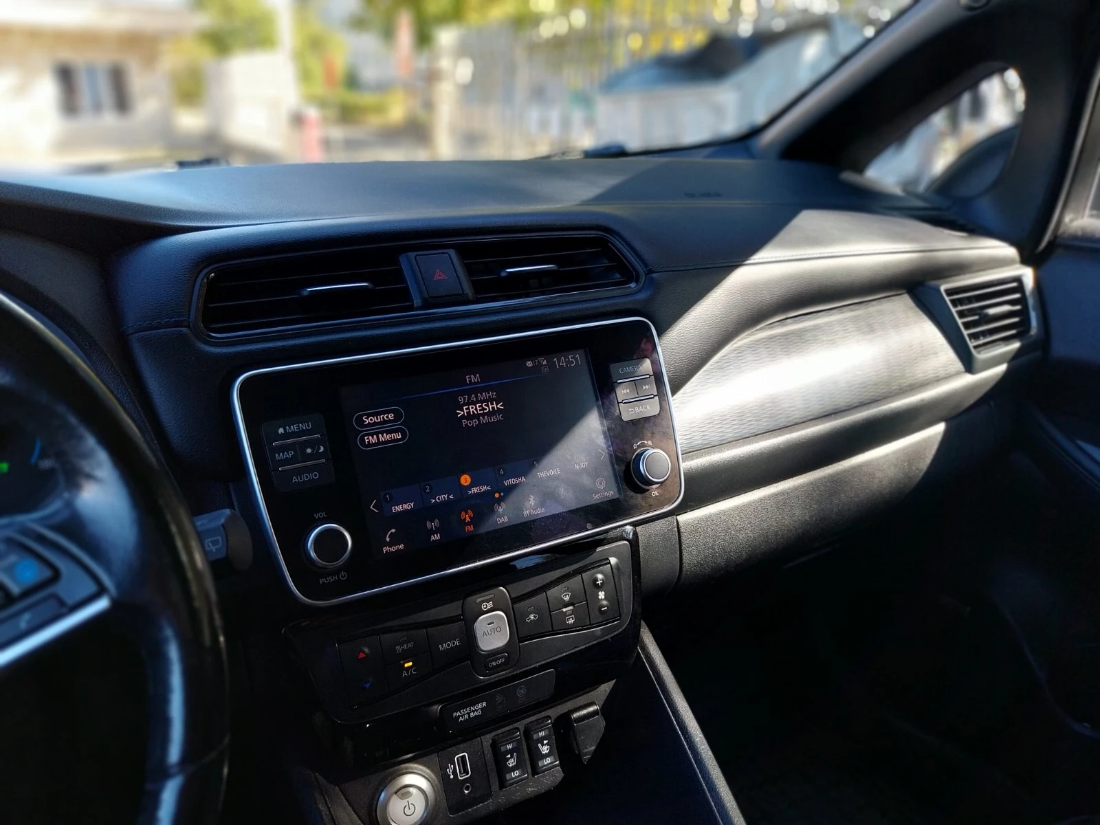 Nissan Leaf , снимка 2 - Автомобили и джипове - 56368408