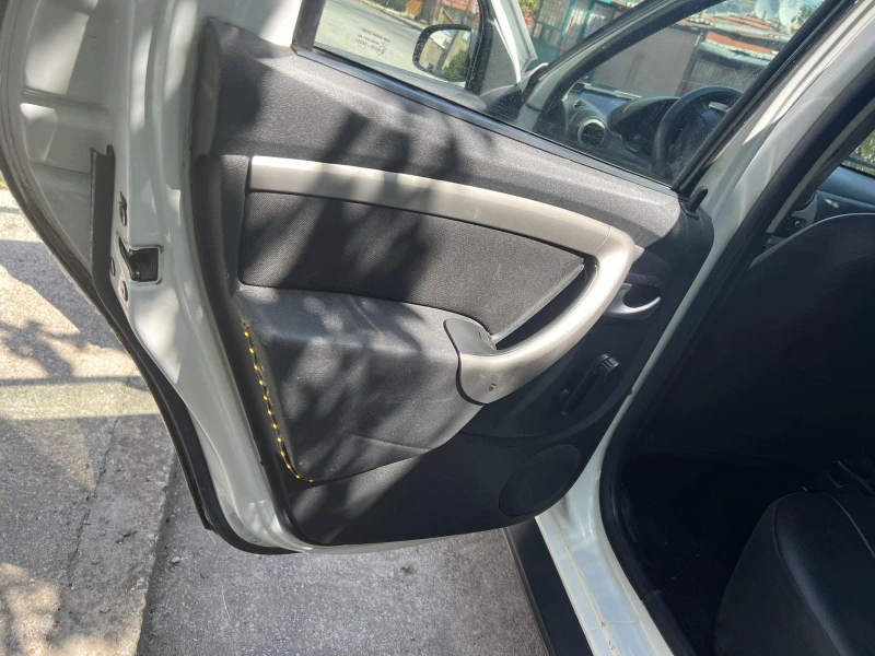 Dacia Duster, снимка 7 - Автомобили и джипове - 52409288