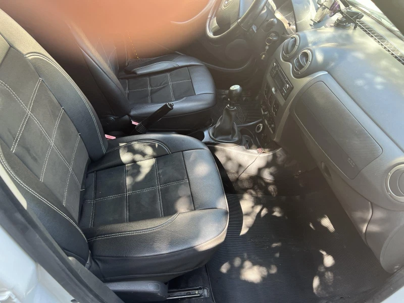 Dacia Duster, снимка 15 - Автомобили и джипове - 52409288