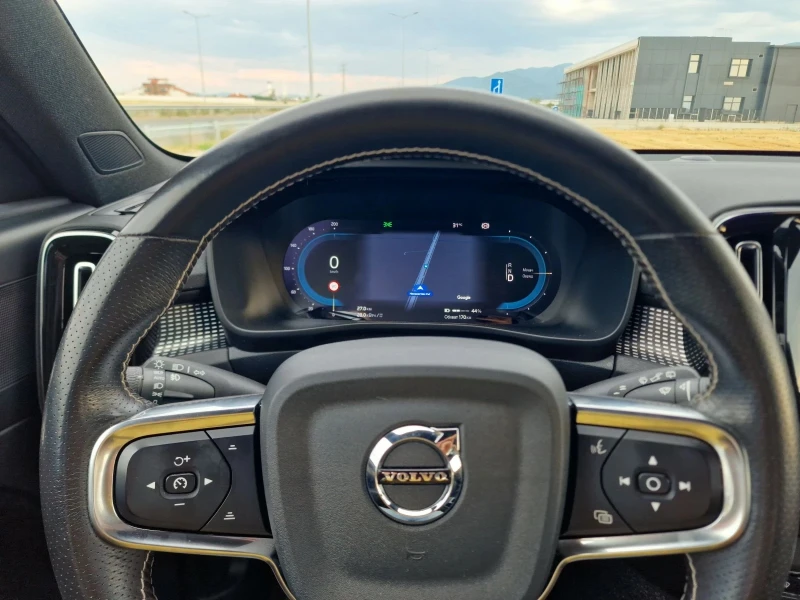 Volvo XC40 R-Design Recharge Twin-Engine 408PS (78kWh), снимка 11 - Автомобили и джипове - 51597091