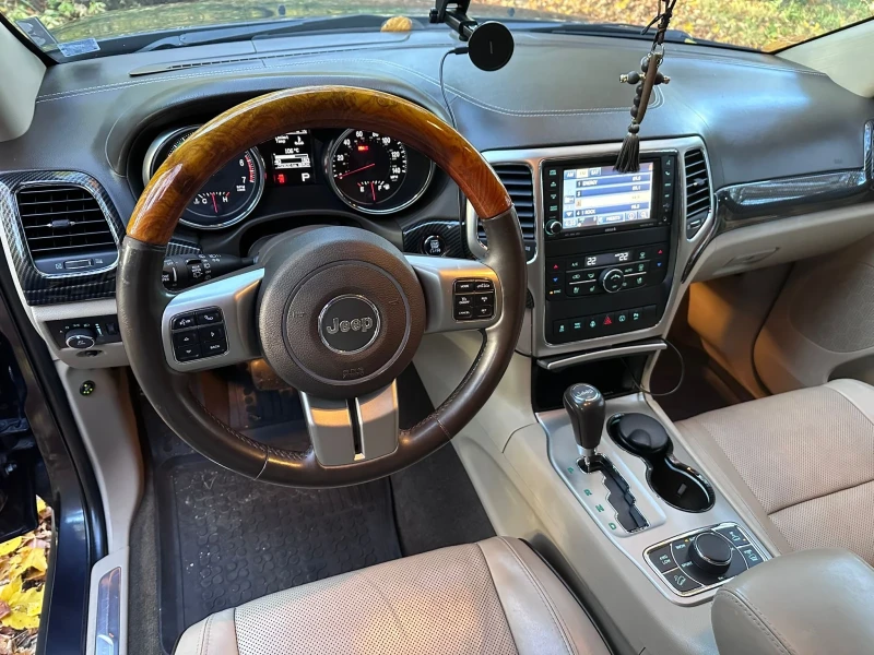 Jeep Grand cherokee Overland 5.7 Hemi, снимка 10 - Автомобили и джипове - 52620652