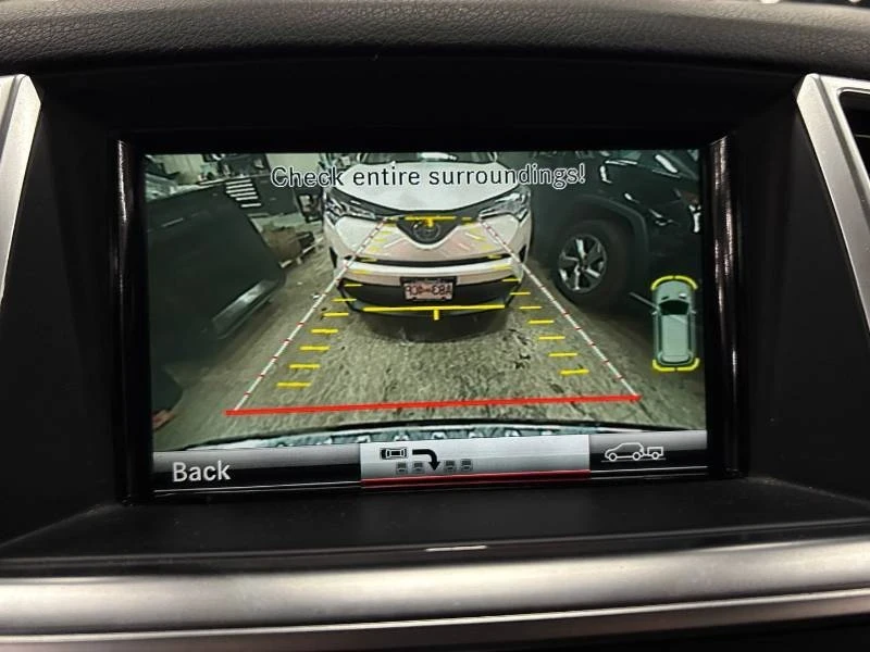 Mercedes-Benz ML 350 BlueTec| AMG| Камера| Черен Салон| Сервизна Истори, снимка 5 - Автомобили и джипове - 53613907