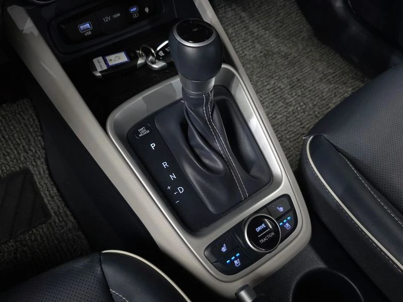 Hyundai Venue 1.6 Automatic КРАЙНА ЦЕНА: 18400 EUR !!!РЕАЛНА КРА, снимка 9 - Автомобили и джипове - 55968054