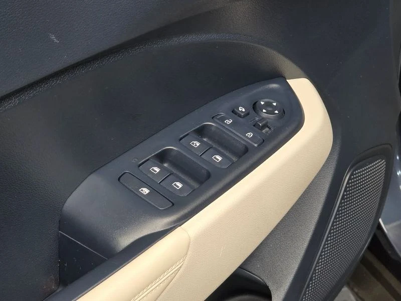 Hyundai Venue 1.6 Automatic КРАЙНА ЦЕНА: 18400 EUR !!!РЕАЛНА КРА, снимка 16 - Автомобили и джипове - 55968054