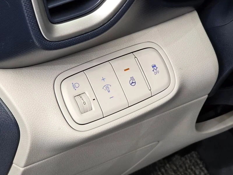Hyundai Venue 1.6 Automatic КРАЙНА ЦЕНА: 18400 EUR !!!РЕАЛНА КРА, снимка 15 - Автомобили и джипове - 55968054