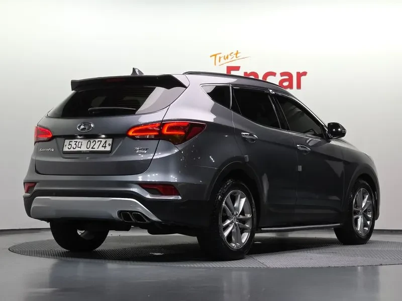 Hyundai Santa fe 2.0 CRDi 4WD - САМО 30% АВАНС, снимка 2 - Автомобили и джипове - 56021764