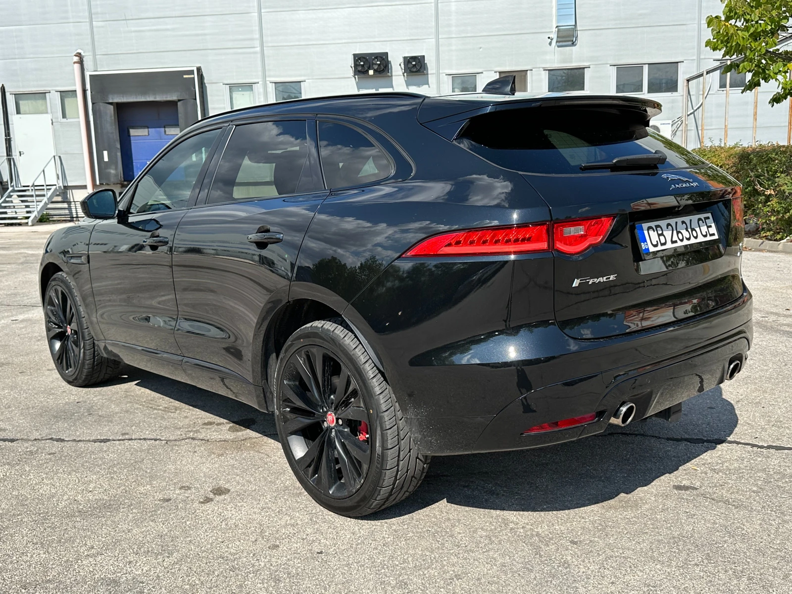 Jaguar F-PACE 3.0i 381к.с. R Sport - изображение 3