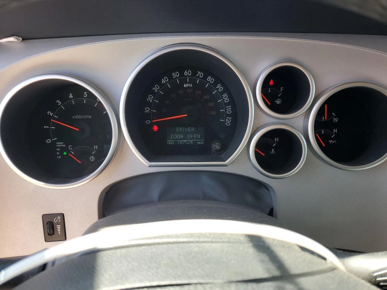 Toyota Sequoia PLATINUM* AWD* JBL* 6+ 1 - изображение 9