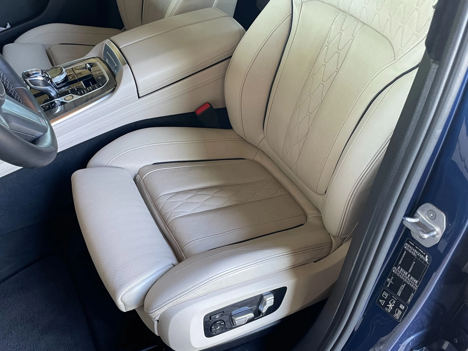 BMW X7  M50d xDrive-individual - изображение 7