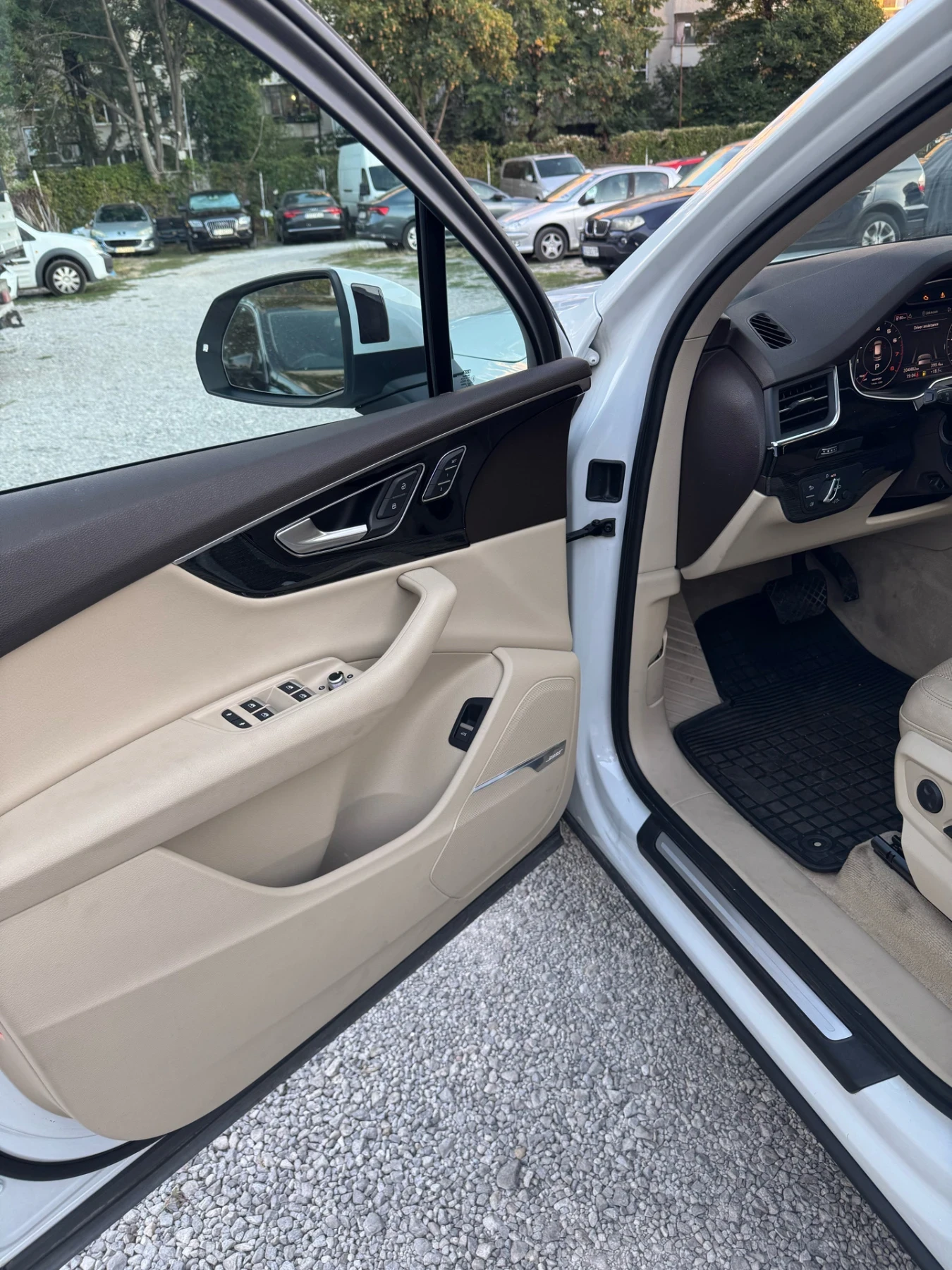 Audi Q7 Premium Plus 3.0TFSI - изображение 8