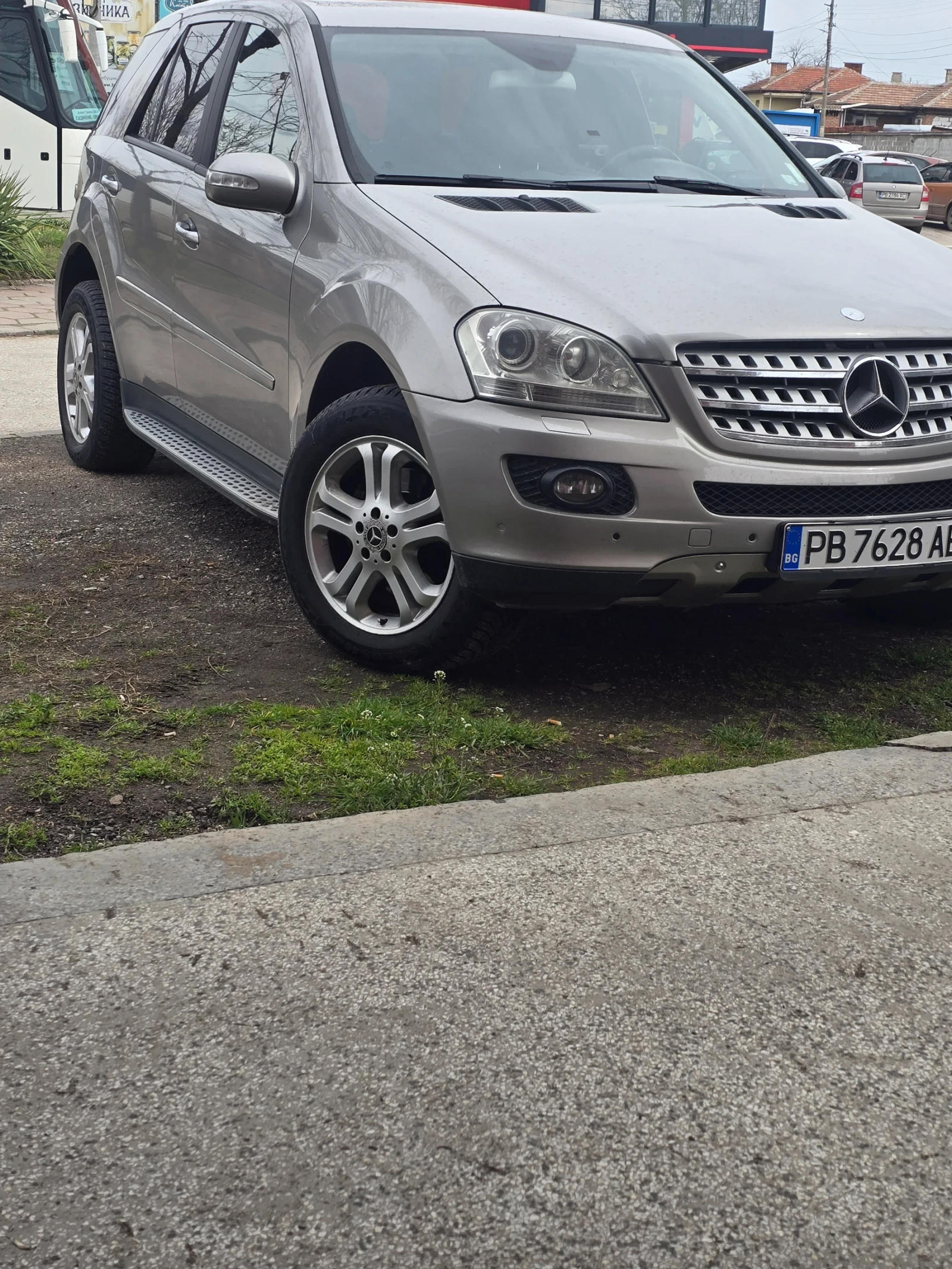 Mercedes-Benz ML 350, снимка 9 - Автомобили и джипове - 53863915
