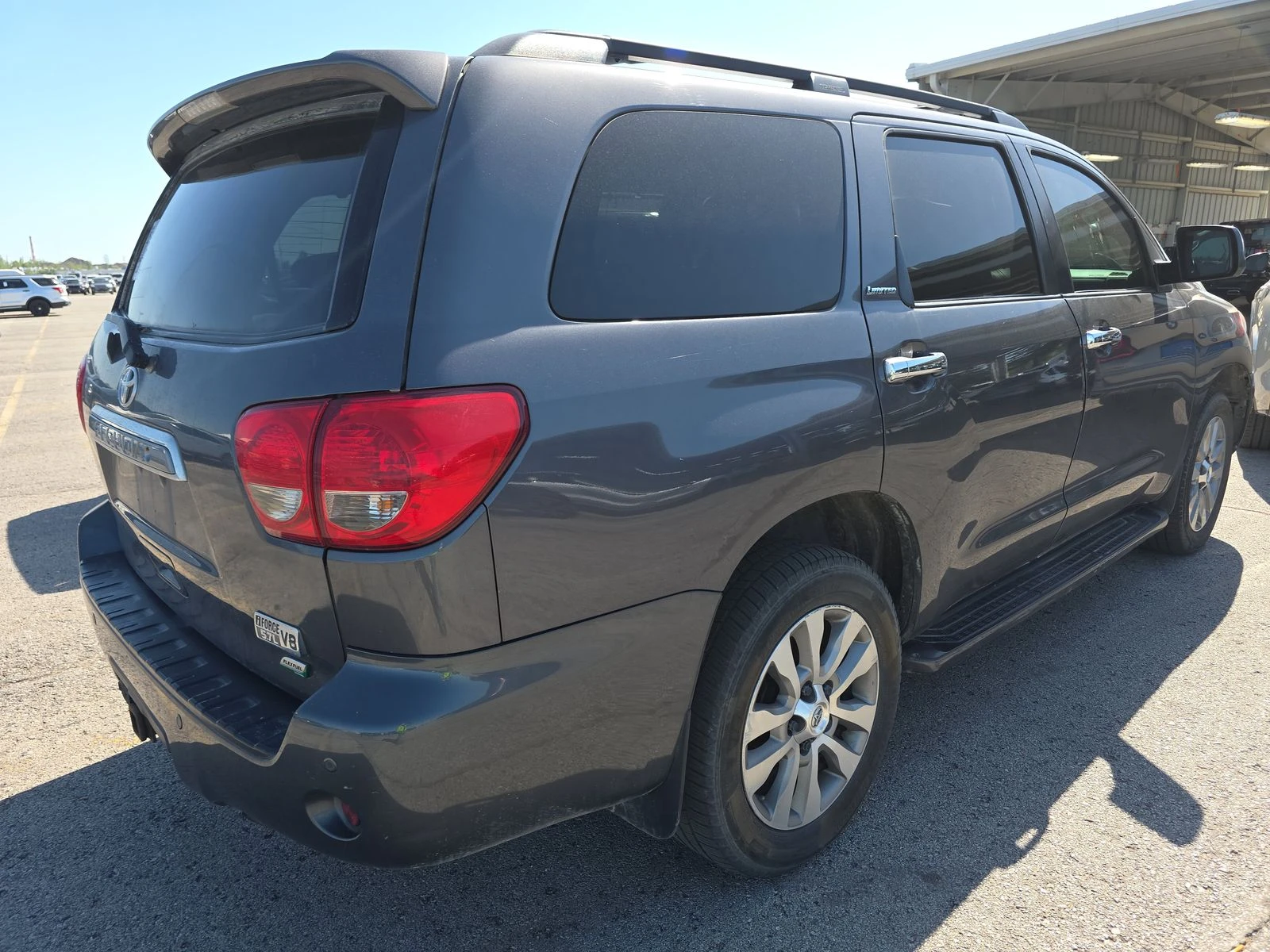 Toyota Sequoia LIMITED* 5.7* V8* ПОДГРЕВ* КАМЕРА* КЕЙЛЕС, снимка 2 - Автомобили и джипове - 54296341