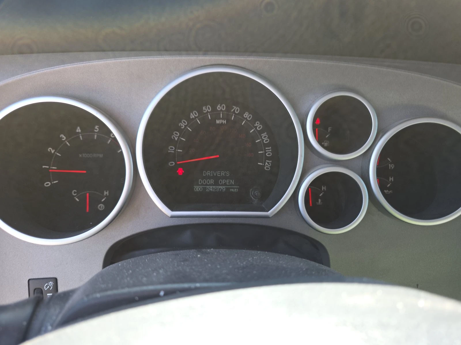 Toyota Sequoia LIMITED* 5.7* V8* ПОДГРЕВ* КАМЕРА* КЕЙЛЕС, снимка 10 - Автомобили и джипове - 54296341