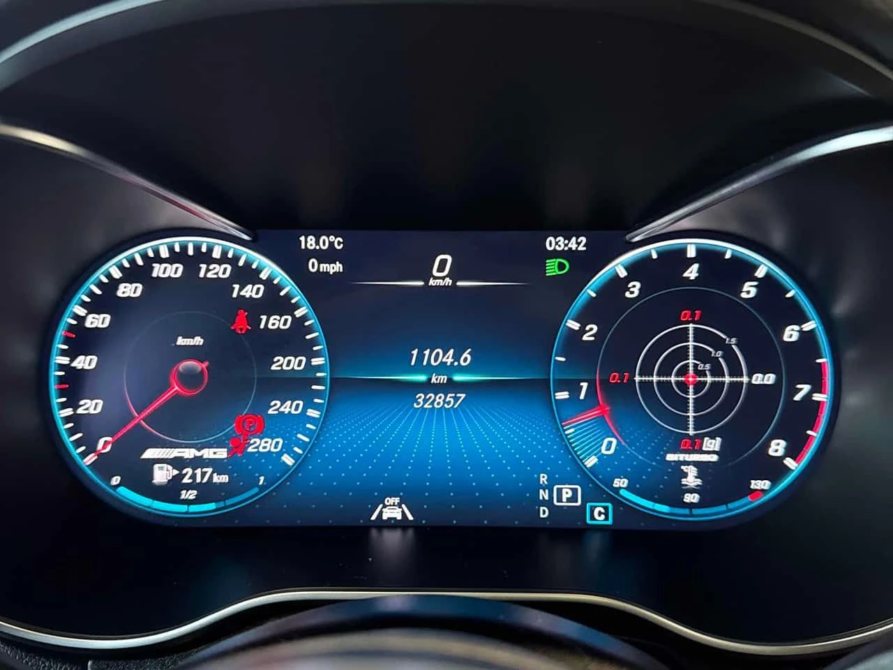 Mercedes-Benz GLC 43 AMG ДИСТРОНИК * ПАНО * ПОДГРЕВИ * KEYLESS * CARFAX, снимка 8 - Автомобили и джипове - 54702567