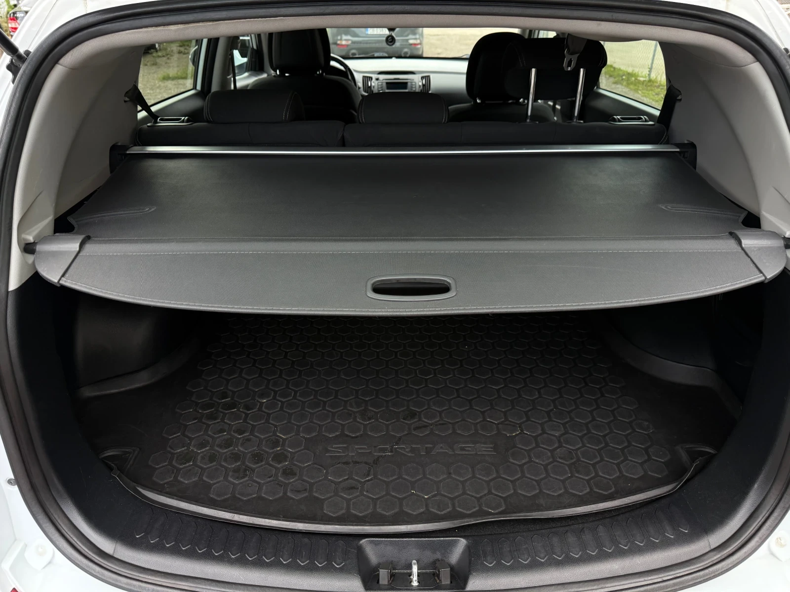 Kia Sportage 2.0 ГАЗ БЕНЗИН /НАПЪЛНО ОБСЛУЖЕНА/ , снимка 17 - Автомобили и джипове - 55176826
