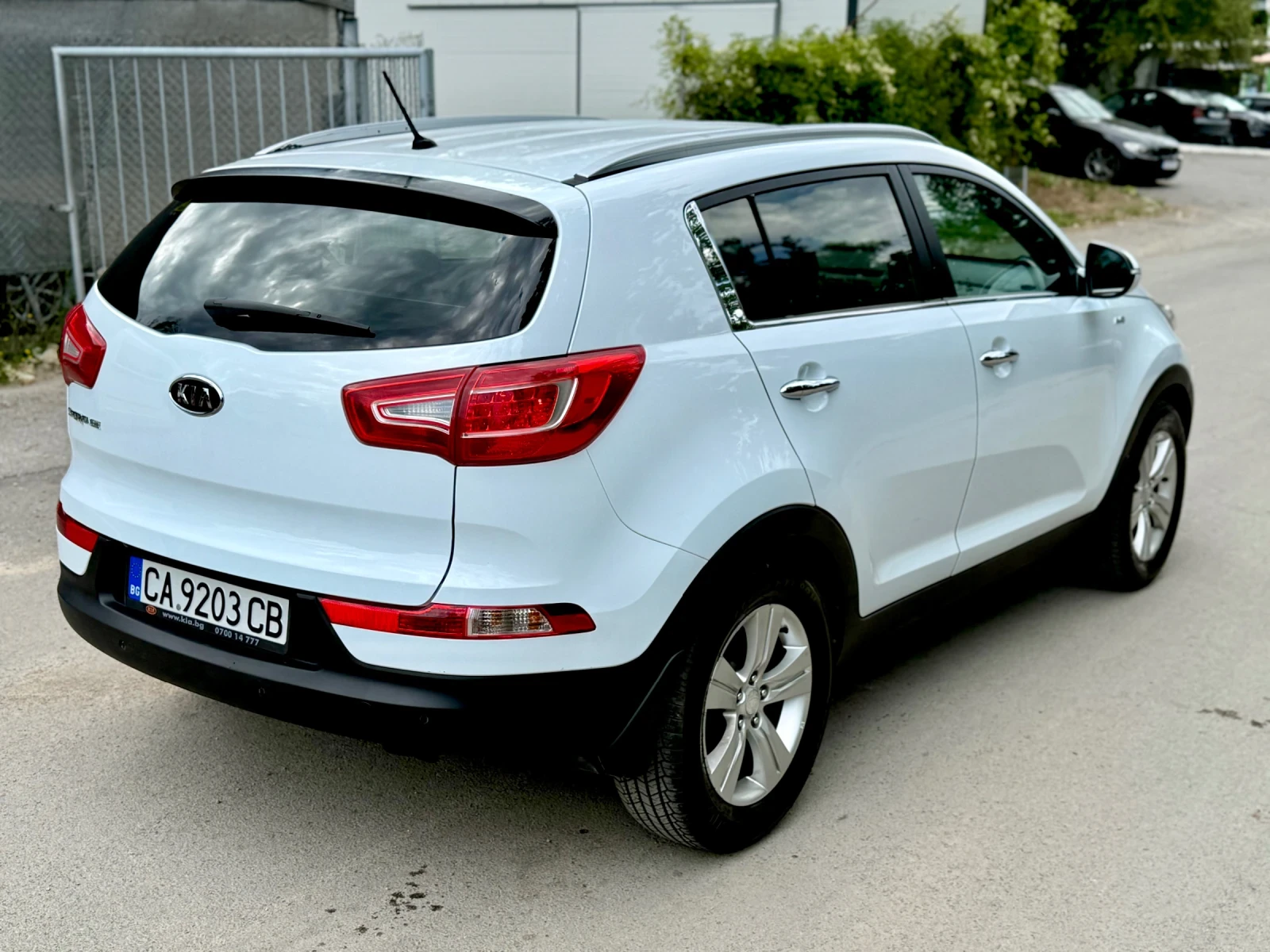 Kia Sportage 2.0 ГАЗ БЕНЗИН /НАПЪЛНО ОБСЛУЖЕНА/ , снимка 4 - Автомобили и джипове - 55176826