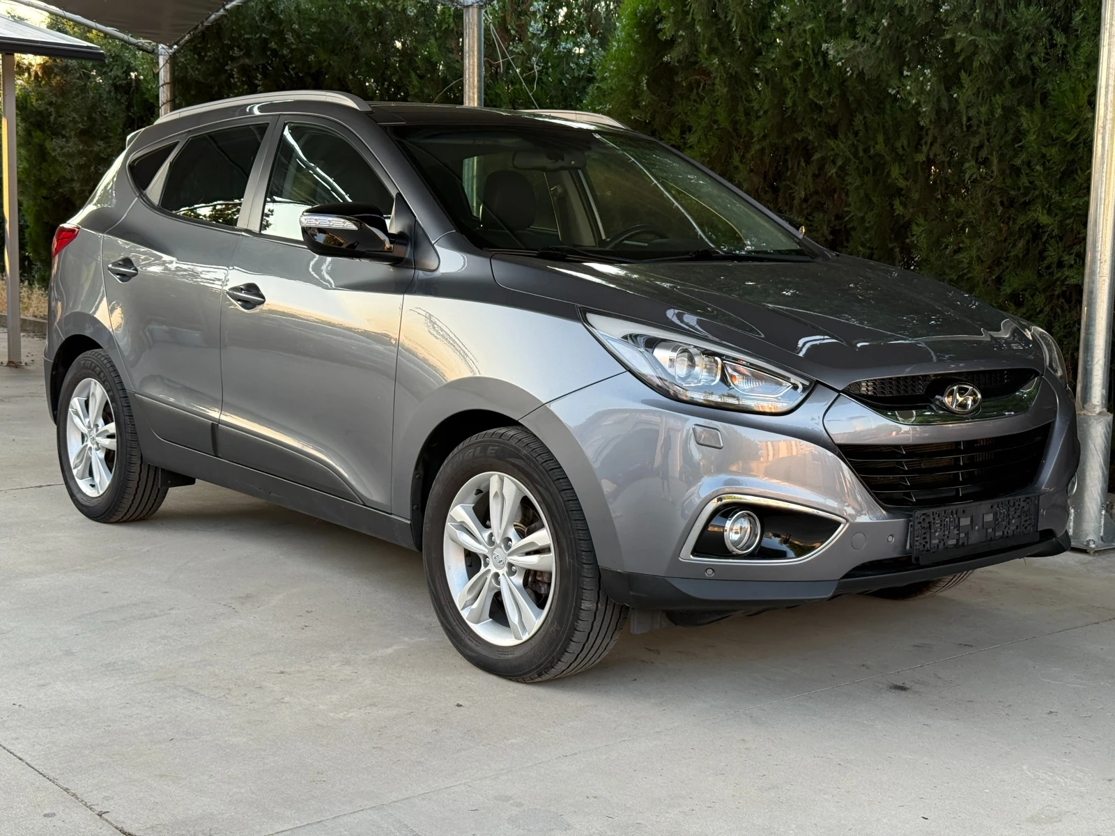 Hyundai IX35 2.0 CRDi Automatic | Панорама | Кожа | Навигация , снимка 3 - Автомобили и джипове - 55182672