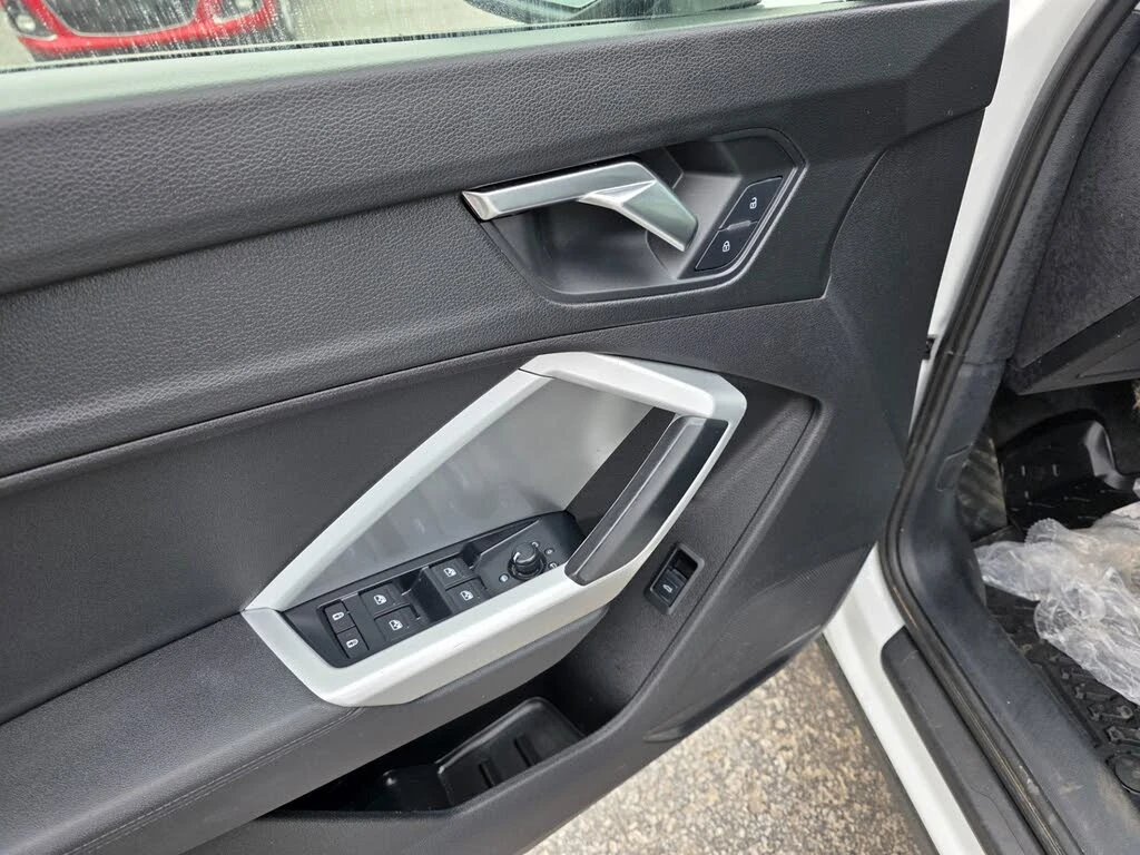 Audi Q3 45 TFSI QUATTRO KOMFORT* ПОДГРЕВ* ПАНО* КАМ, снимка 9 - Автомобили и джипове - 55486007