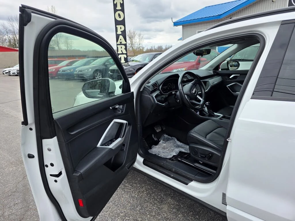 Audi Q3 45 TFSI QUATTRO KOMFORT* ПОДГРЕВ* ПАНО* КАМ, снимка 10 - Автомобили и джипове - 55486007