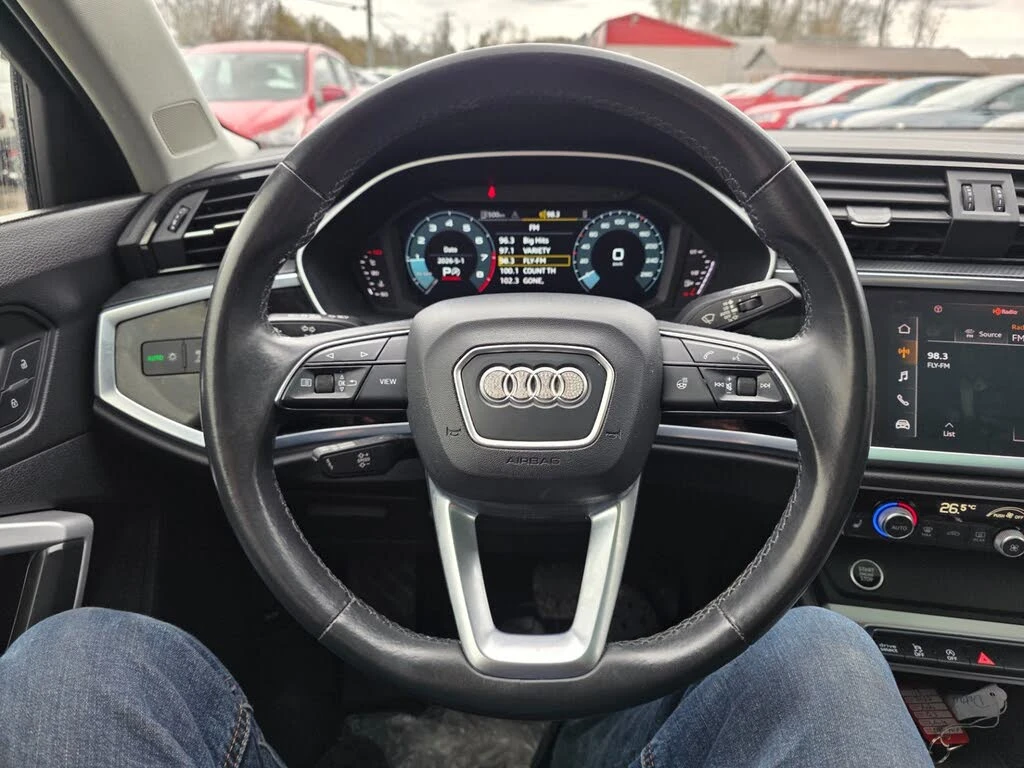 Audi Q3 45 TFSI QUATTRO KOMFORT* ПОДГРЕВ* ПАНО* КАМ, снимка 15 - Автомобили и джипове - 55486007