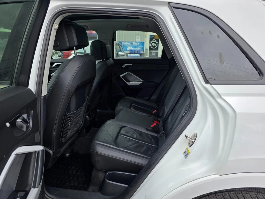 Audi Q3 45 TFSI QUATTRO KOMFORT* ПОДГРЕВ* ПАНО* КАМ, снимка 11 - Автомобили и джипове - 55486007