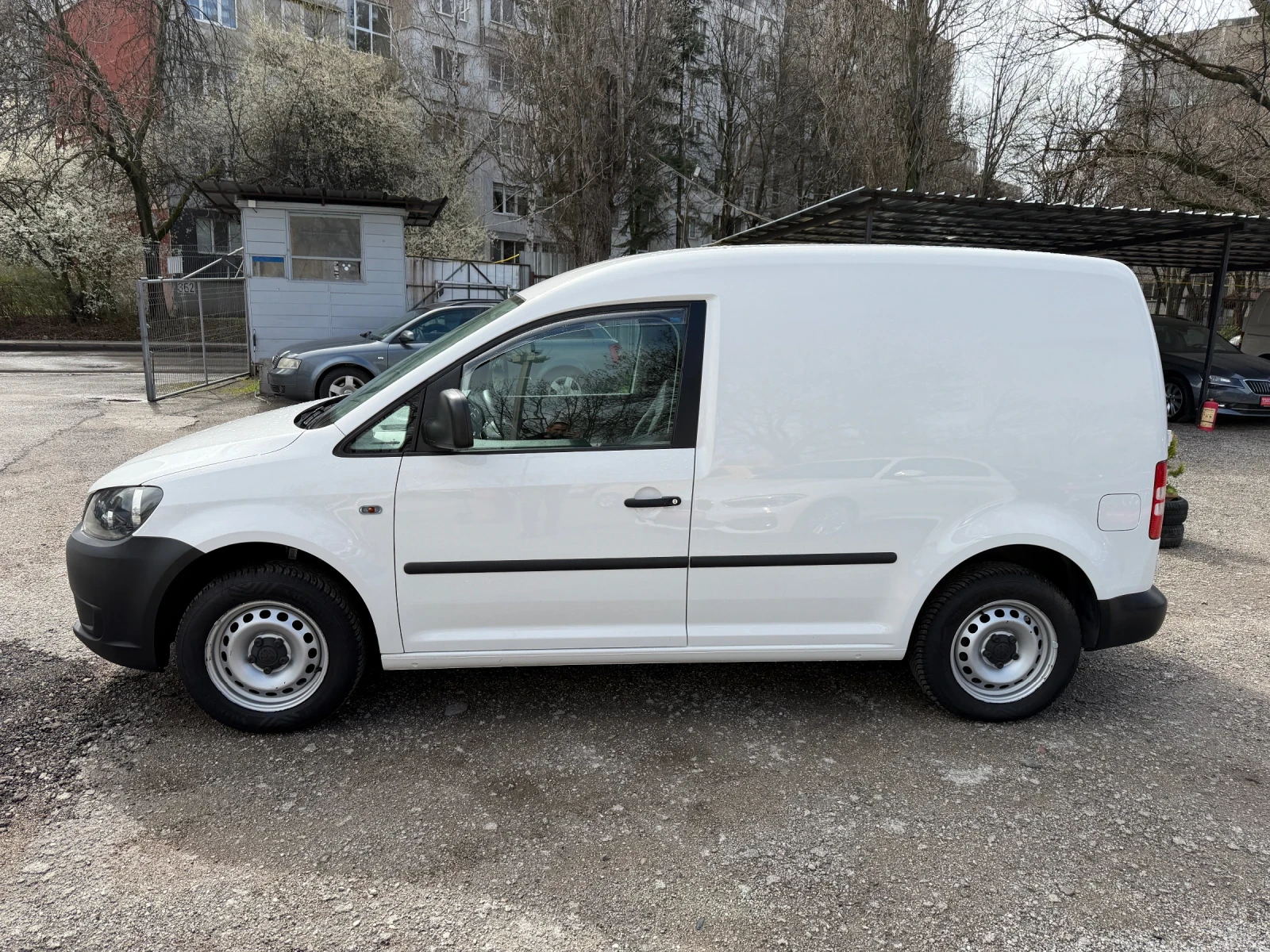 VW Caddy 1.2 TSI Климатик Euro 5, снимка 5 - Бусове и автобуси - 53994712