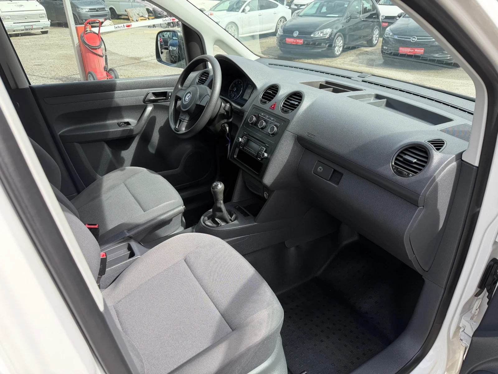 VW Caddy 1.2 TSI Климатик Euro 5, снимка 11 - Бусове и автобуси - 53994712