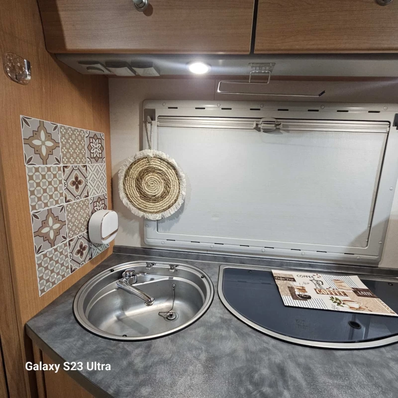 Кемпер Knaus, снимка 9 - Каравани и кемпери - 51884293