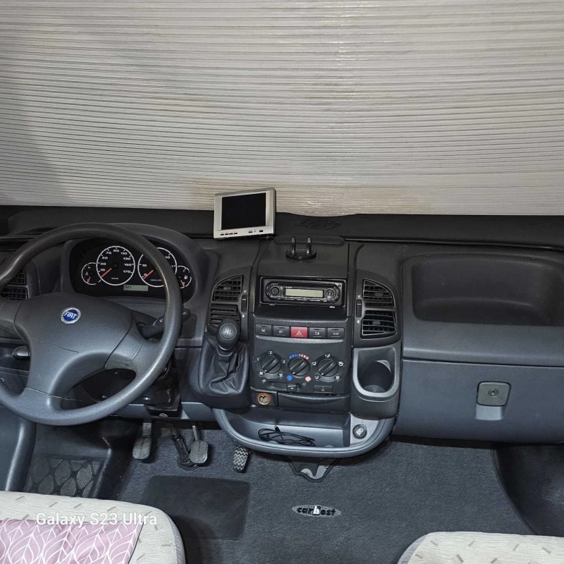 Кемпер Knaus, снимка 10 - Каравани и кемпери - 51884293