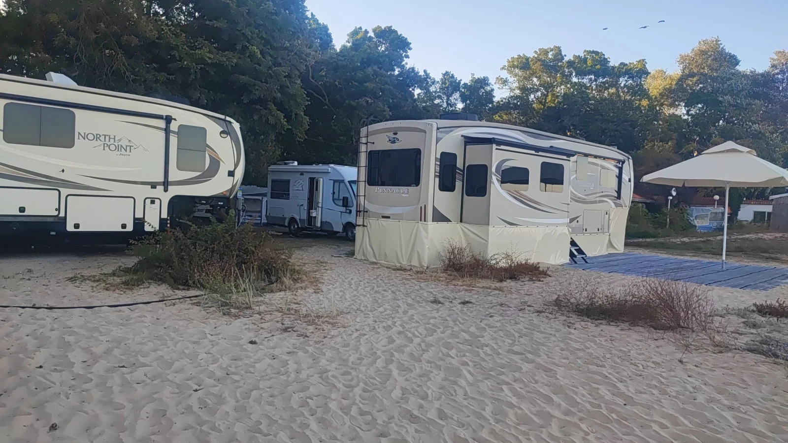  Knaus | Mobile.bg   17