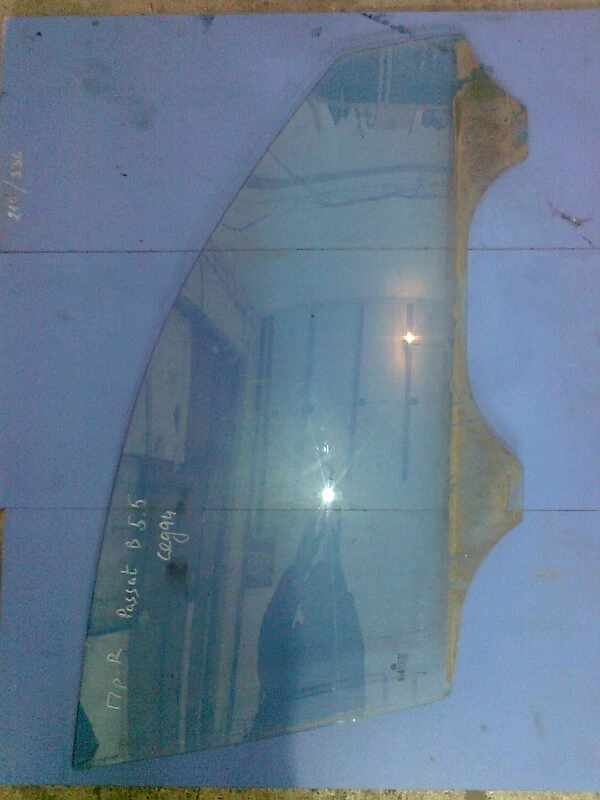 стъкло странично предно дясно за Фолксваген Пасат 2,0 Б5.5 