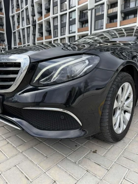 Mercedes-Benz E 220, снимка 4 - Автомобили и джипове - 53376342