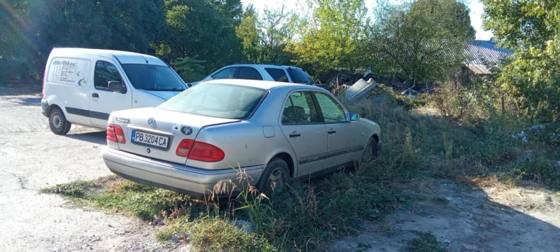 Mercedes-Benz E 300 E300, снимка 4 - Автомобили и джипове - 47622010