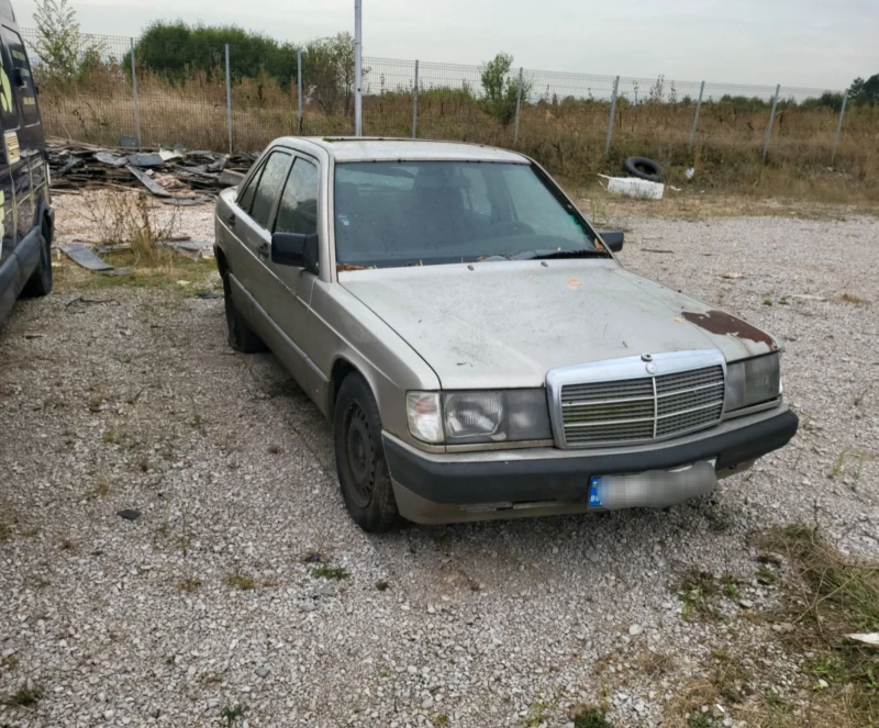 Mercedes-Benz 190 2.0 d, снимка 11 - Автомобили и джипове - 48754436