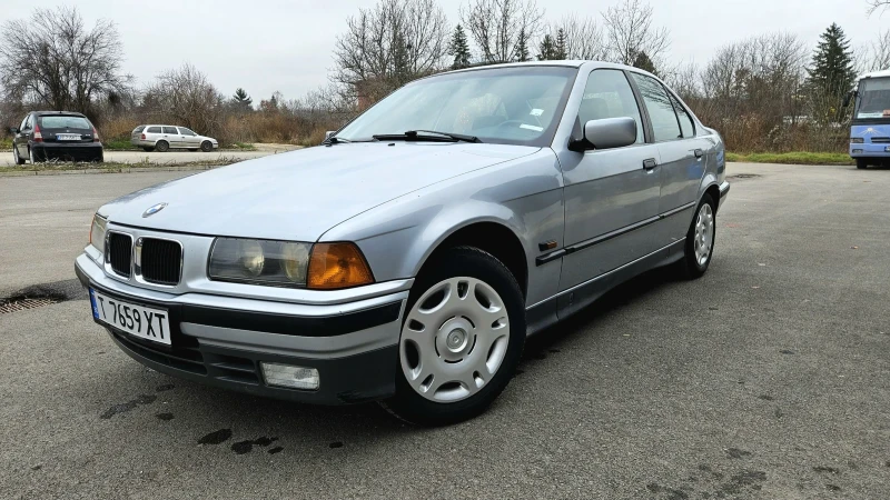 BMW 318 318i , снимка 1 - Автомобили и джипове - 48825842