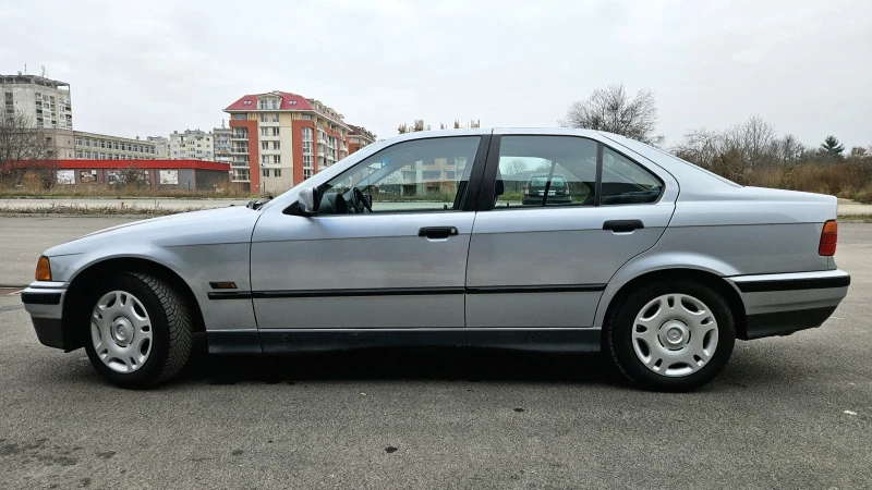 BMW 318 318i , снимка 2 - Автомобили и джипове - 48825842