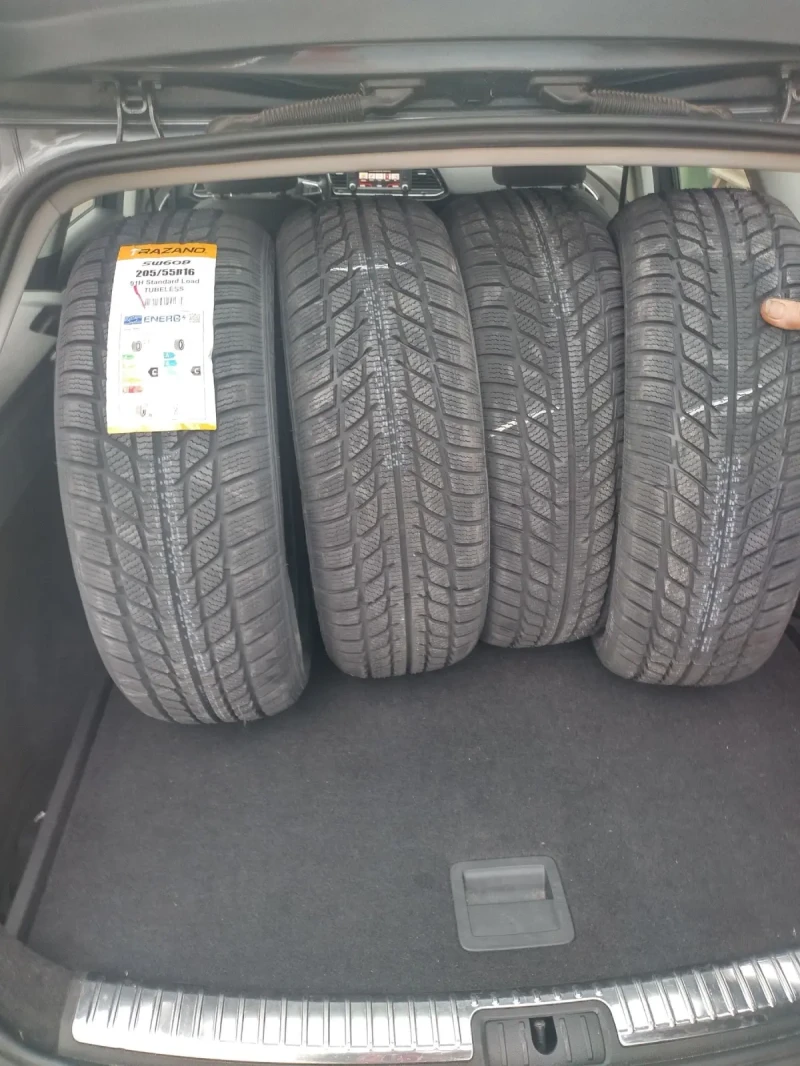 Seat Leon 1.6 TDI LED-MATRIX EU6B, снимка 16 - Автомобили и джипове - 52073385