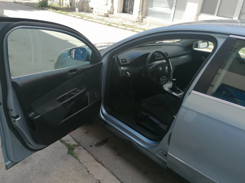 VW Passat, снимка 2 - Автомобили и джипове - 52595387