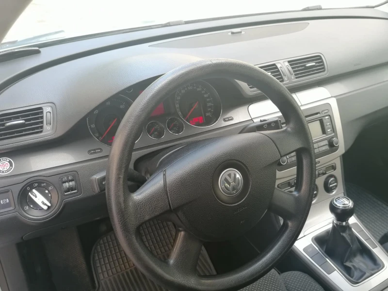VW Passat, снимка 4 - Автомобили и джипове - 52595387