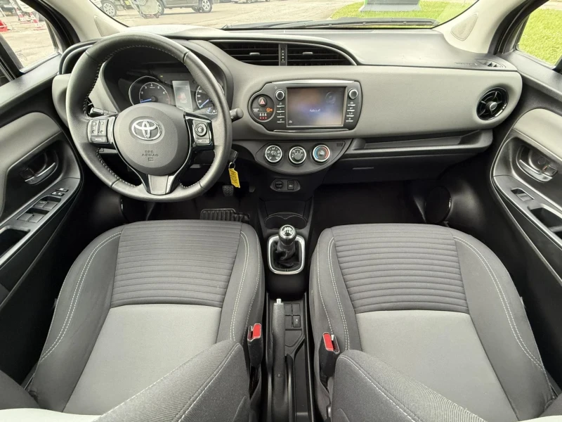 Toyota Yaris 1.0 VVT-i  60000 км, снимка 10 - Автомобили и джипове - 51459442