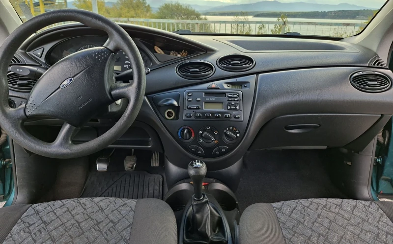 Ford Focus 1.6, снимка 5 - Автомобили и джипове - 52450110