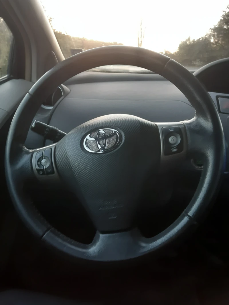 Toyota Yaris, снимка 5 - Автомобили и джипове - 52191391