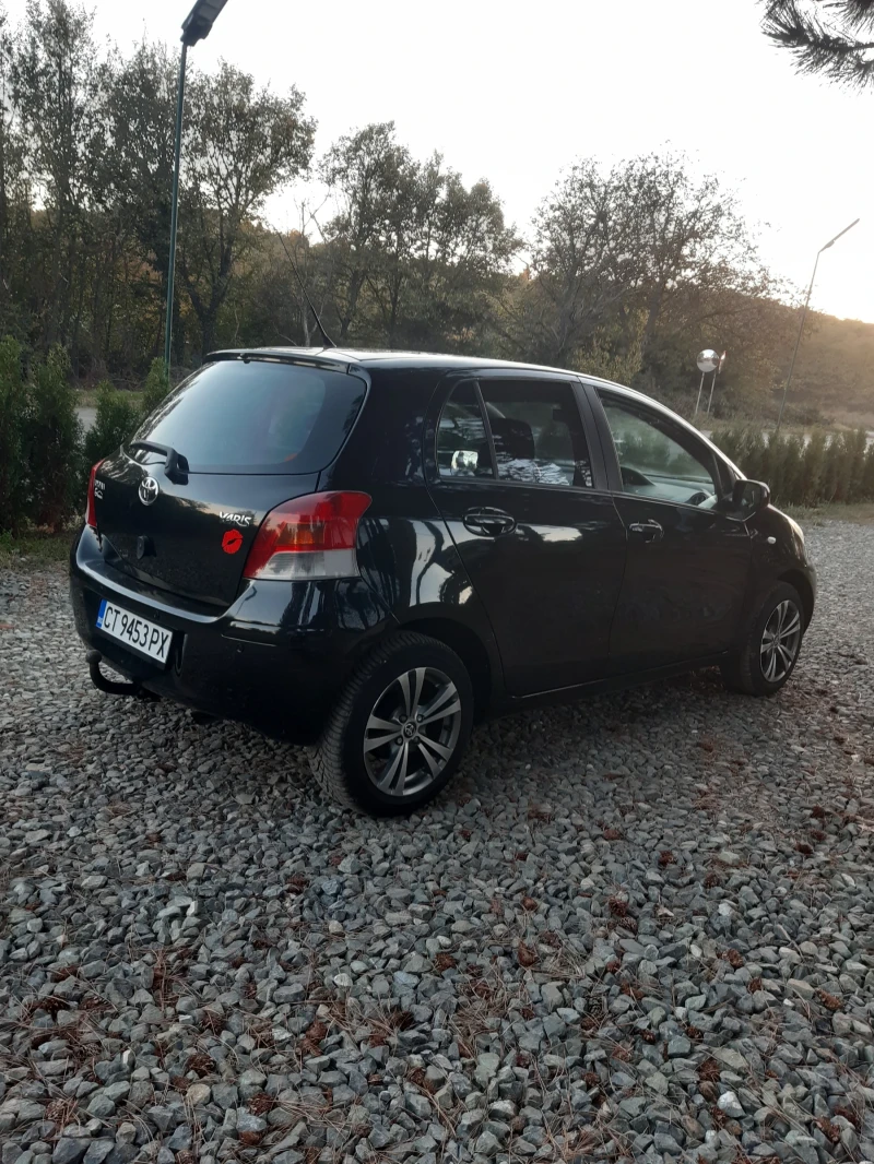 Toyota Yaris, снимка 2 - Автомобили и джипове - 52191391