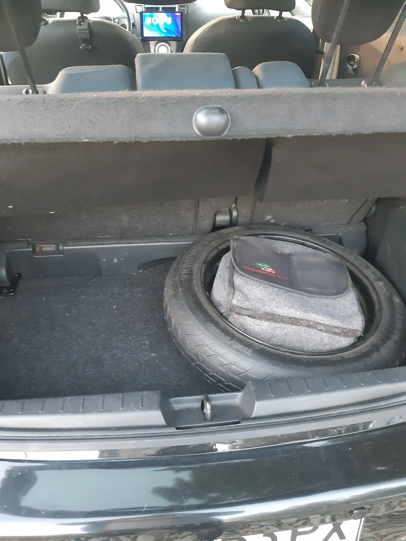 Toyota Yaris, снимка 6 - Автомобили и джипове - 52191391