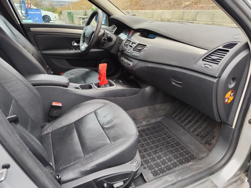 Renault Laguna 3, снимка 11 - Автомобили и джипове - 52593684