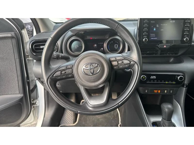 Toyota Yaris CHIC - изображение 9