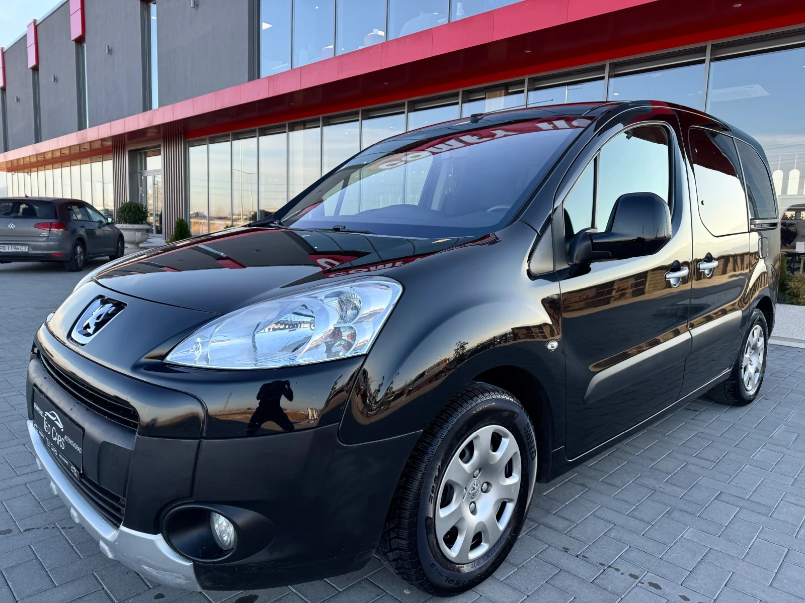 Peugeot Partner 1.6 HDi TEPEE 90к.с EURO 5 - изображение 3