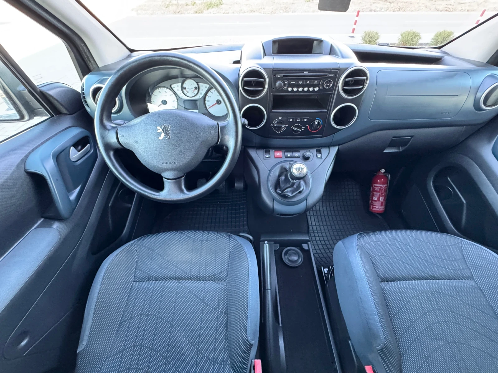 Peugeot Partner 1.6 HDi TEPEE 90к.с EURO 5 - изображение 9