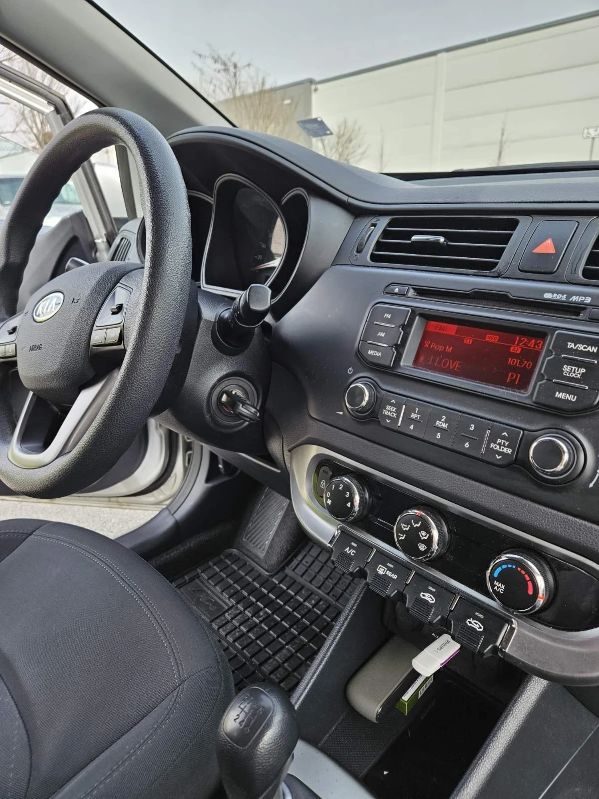 Kia Rio  - изображение 8