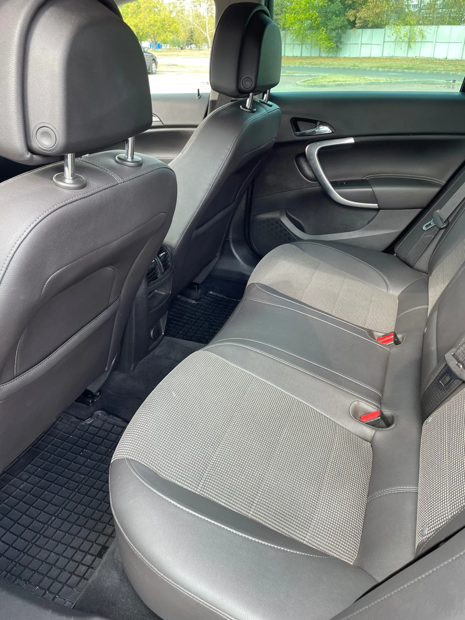 Opel Insignia 2.0 - изображение 9